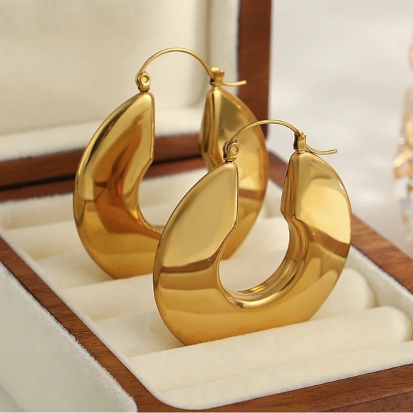 NEW💎18K Gold Plated Chunky Hoop Earrings*Large Hoop Earrings* - Picture 5 of 8